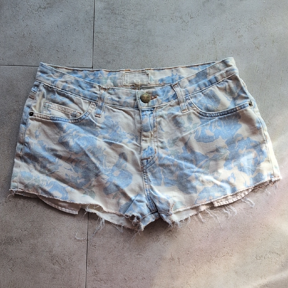 Current/Elliott Pale Blue Floral Print Denim Boyfriend Cutoff Shorts